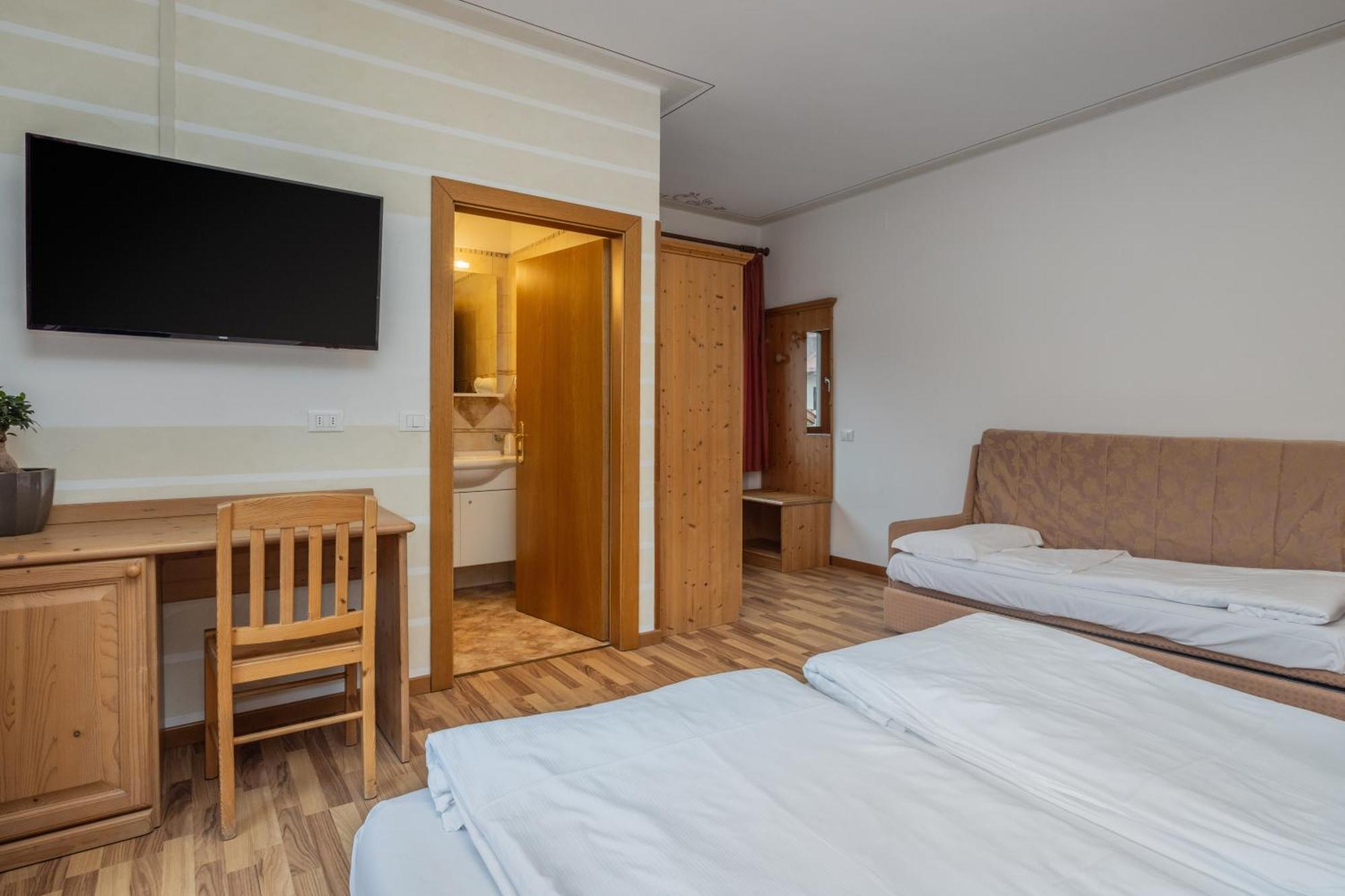 Hotel Franco Andalo Exteriör bild
