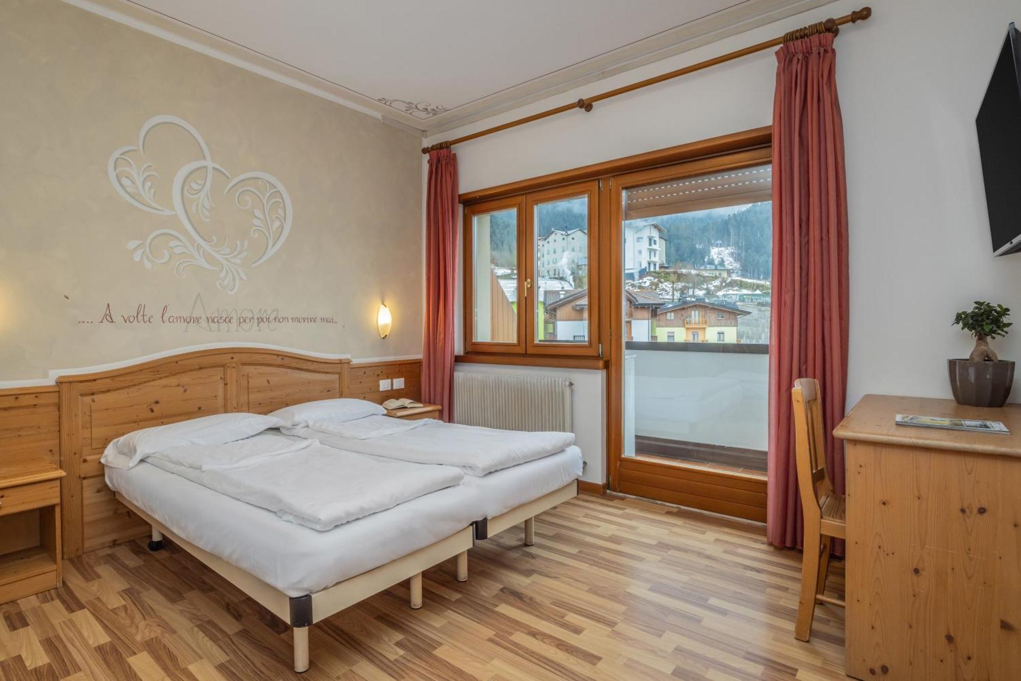 Hotel Franco Andalo Exteriör bild